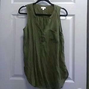 Charming Charlie Sleeveless Crepe Blouse